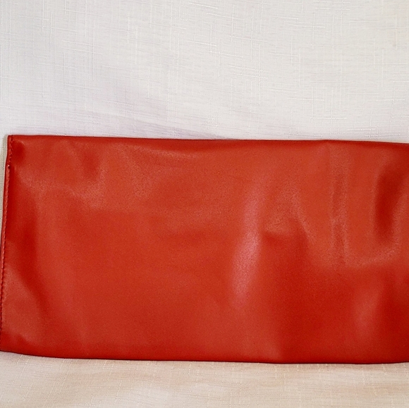 Vintage BCBG Paris Long Wallet Faux Leather Red Special Occasions Cocktail Pa… - Picture 2 of 9